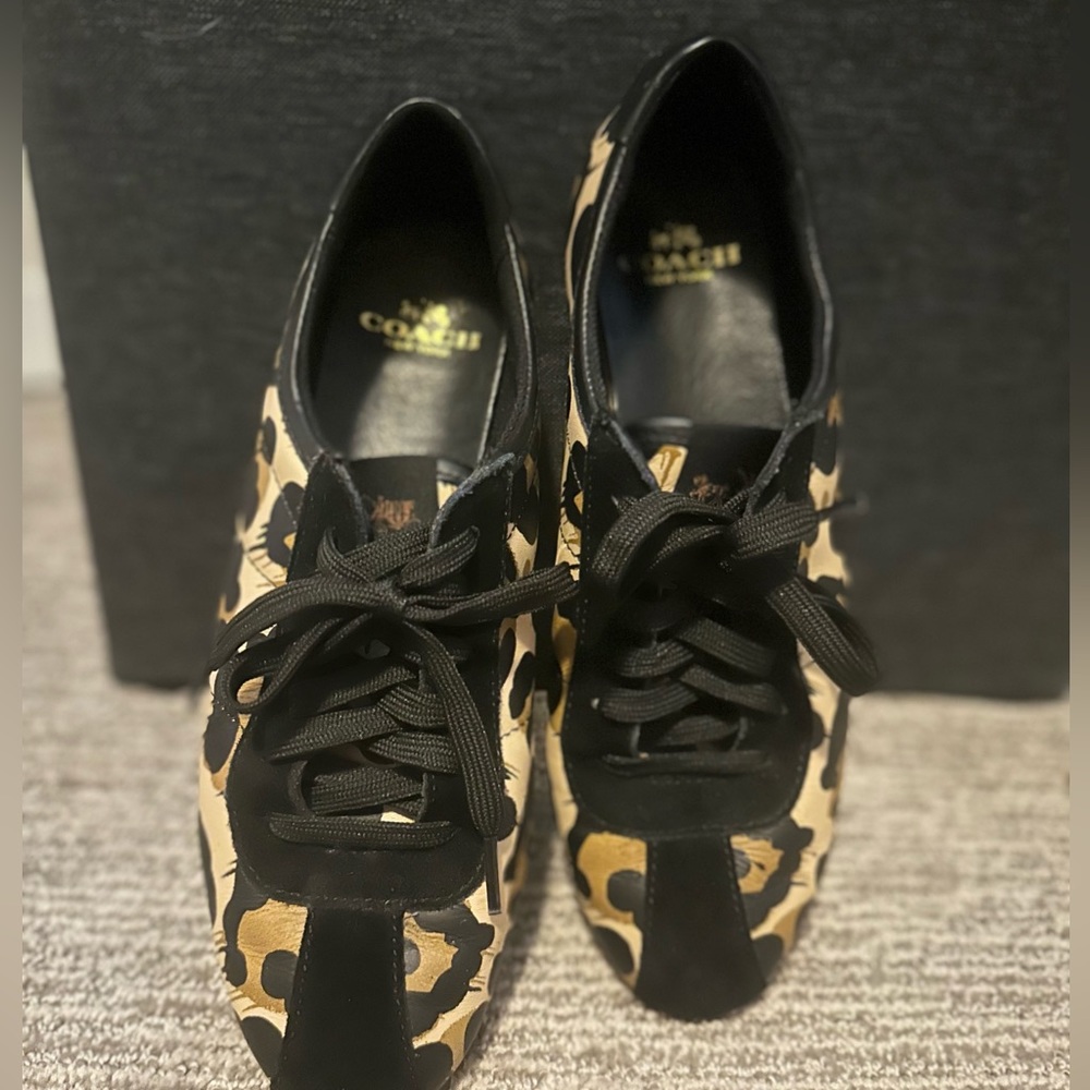 Size 8 Leopard print Coach sneaker shoes nearly new condition - Picture 3 of 6